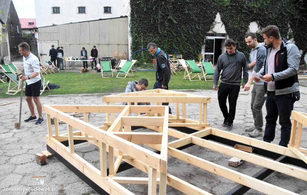 W Gwoździarni zbudowali parklet!
