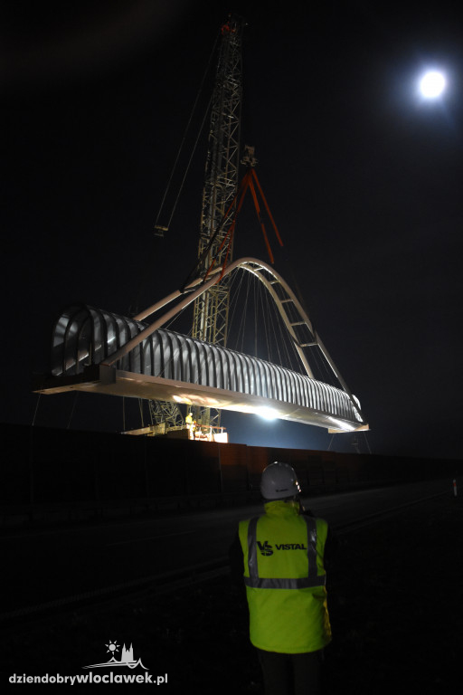 Montaż kładki na autostradzie A1