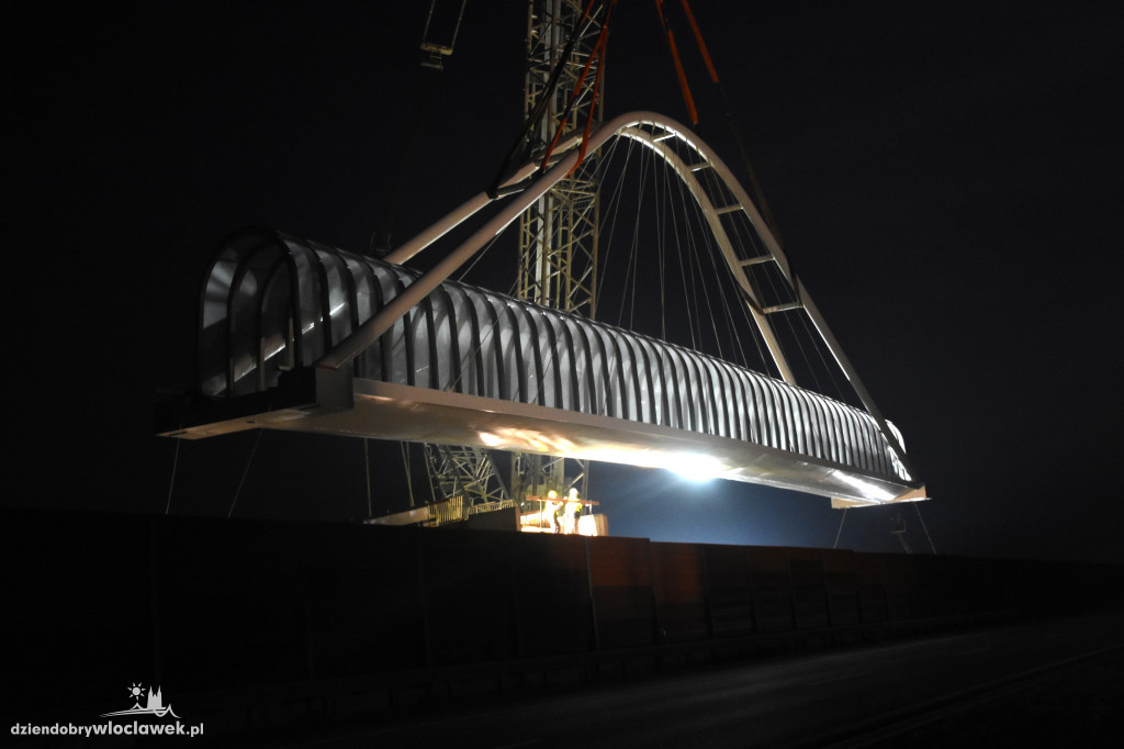 Montaż kładki na autostradzie A1