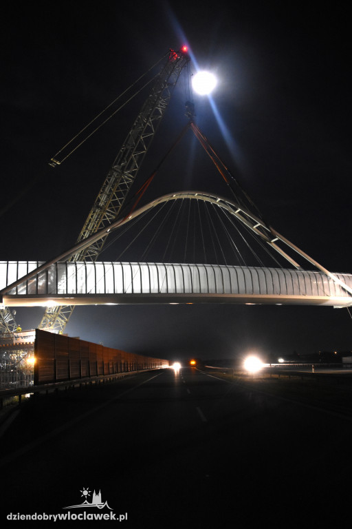 Montaż kładki na autostradzie A1