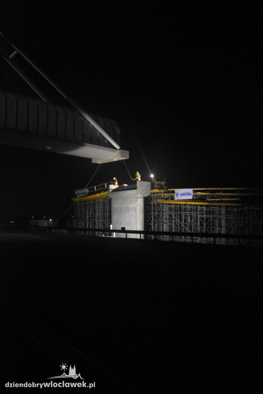 Montaż kładki na autostradzie A1