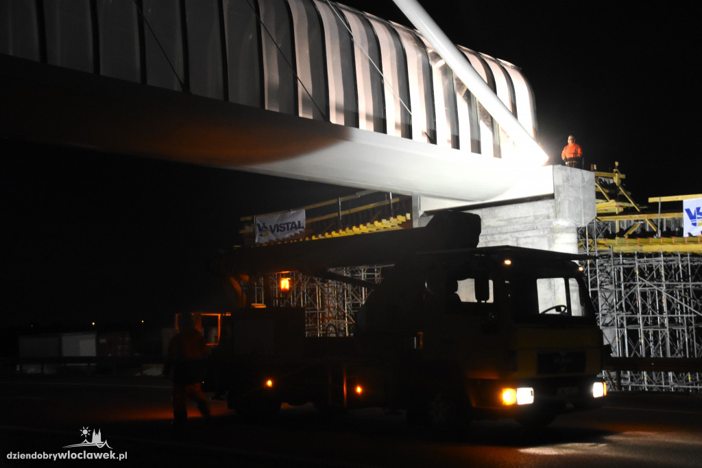Montaż kładki na autostradzie A1