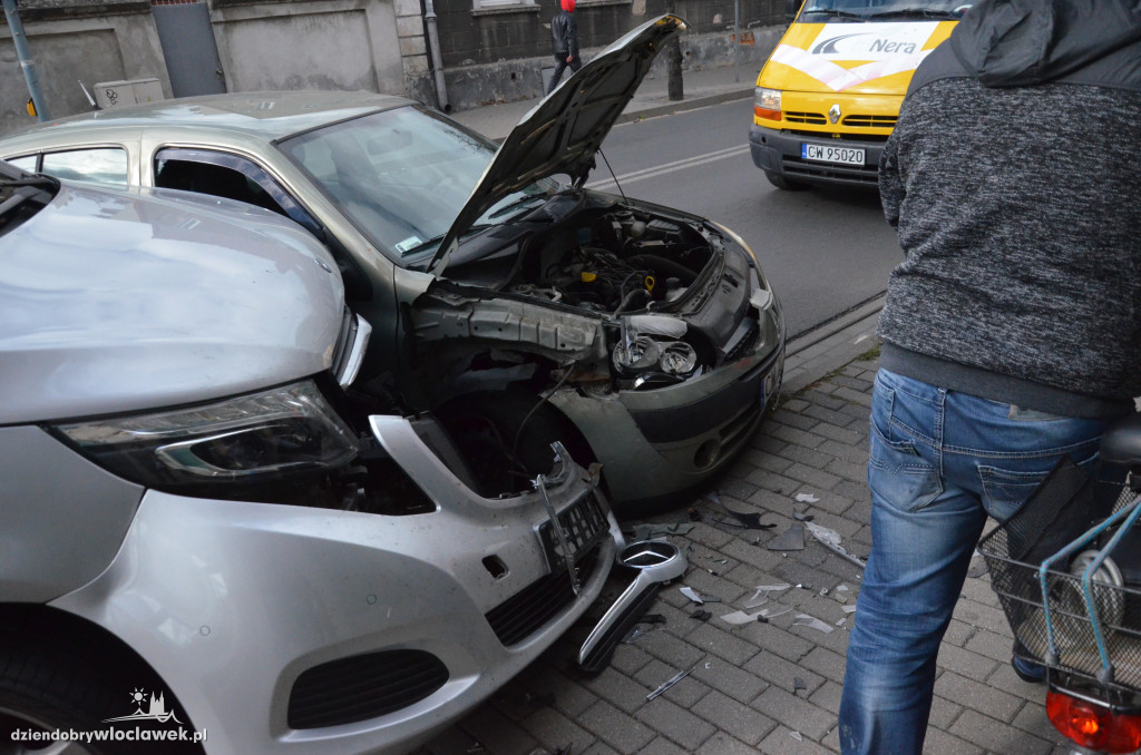 Kolizja trzech aut na ulicy Brzeskiej
