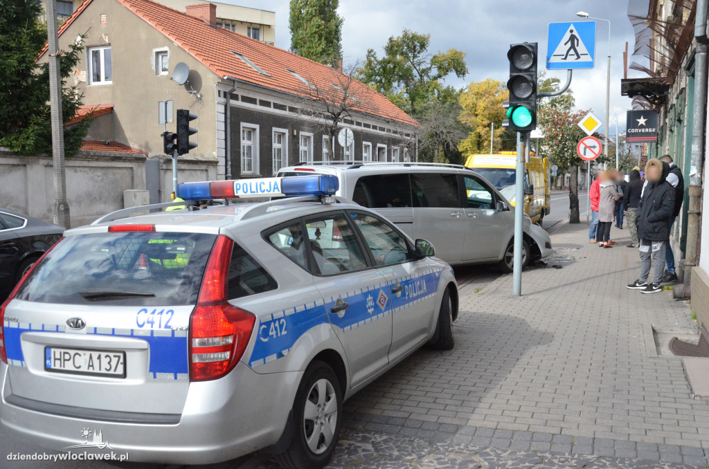 Kolizja trzech aut na ulicy Brzeskiej
