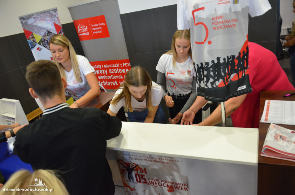 Zawodnicy szykują się do półmaratonu