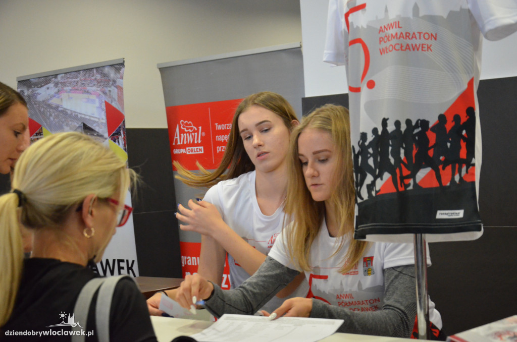 Zawodnicy szykują się do półmaratonu
