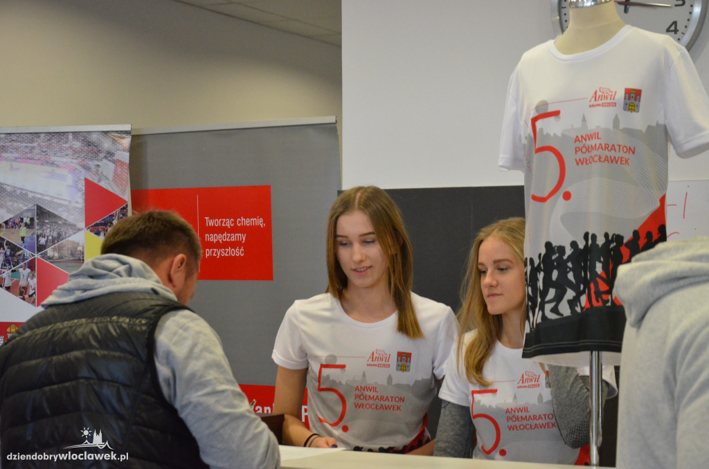Zawodnicy szykują się do półmaratonu