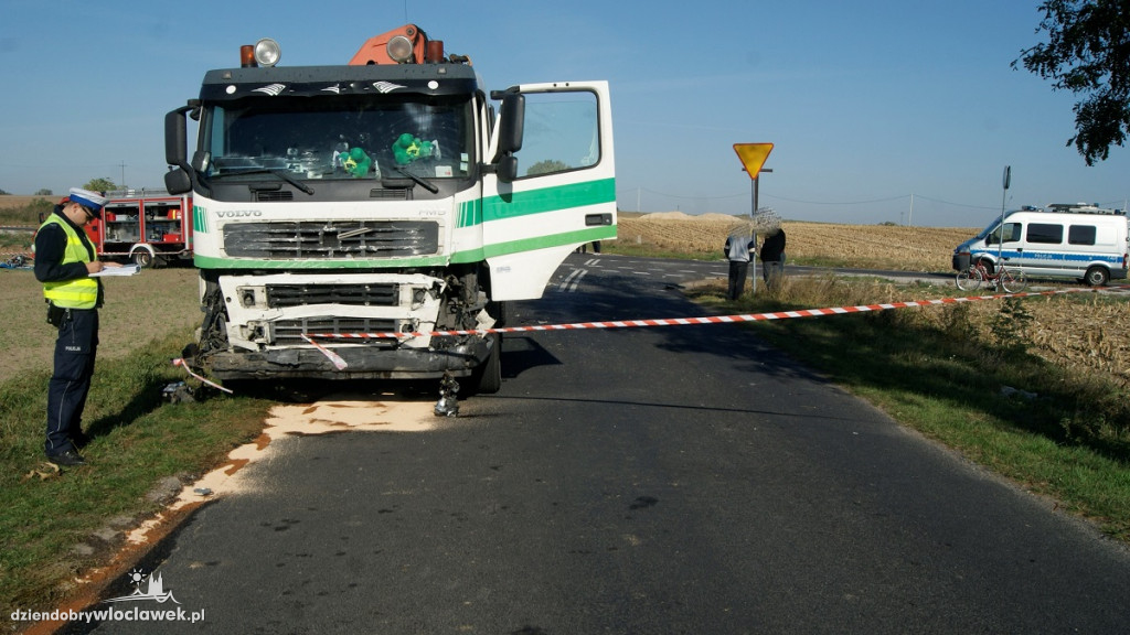 Ciężąrówka wjechła w skodę