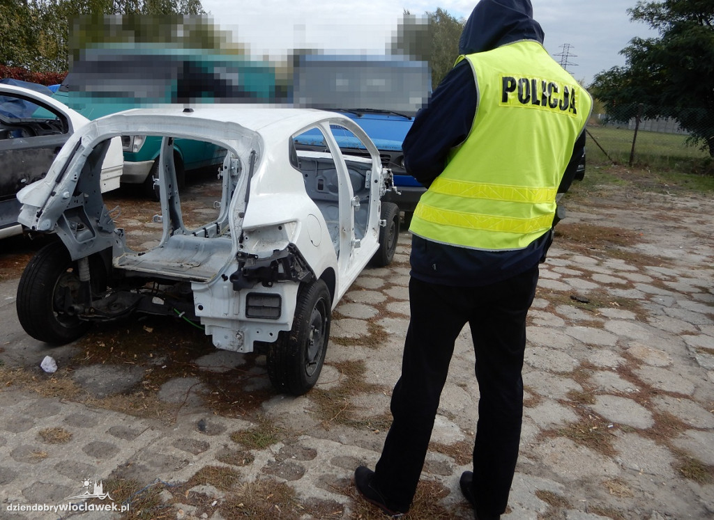 Policja w złodziejskiej dziupli