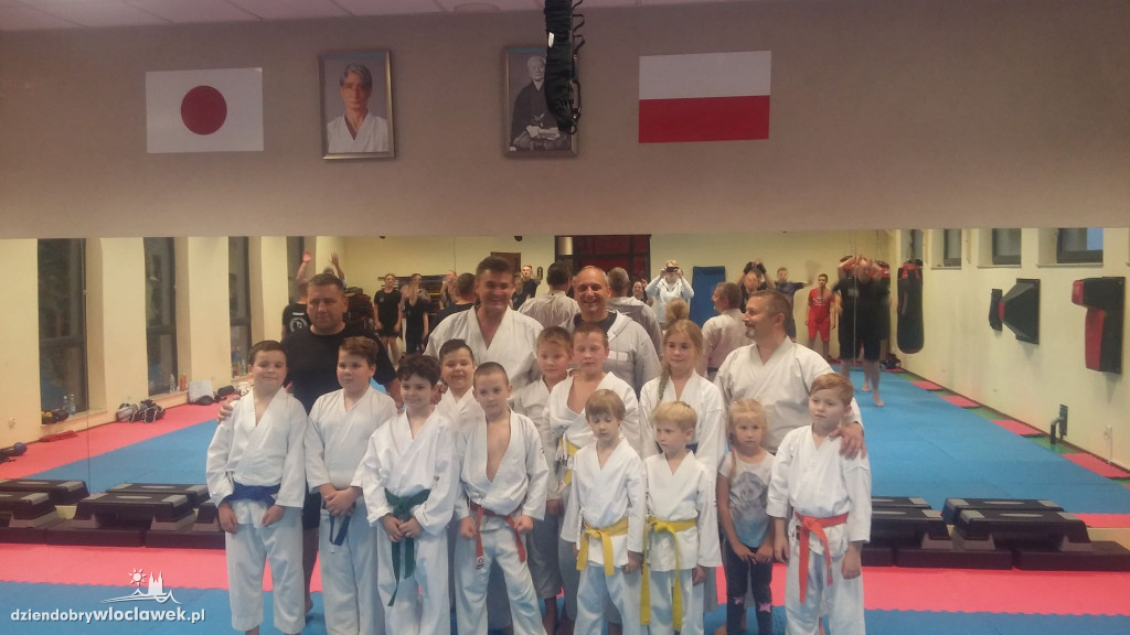 Kandydat wziął udział w treningu karate