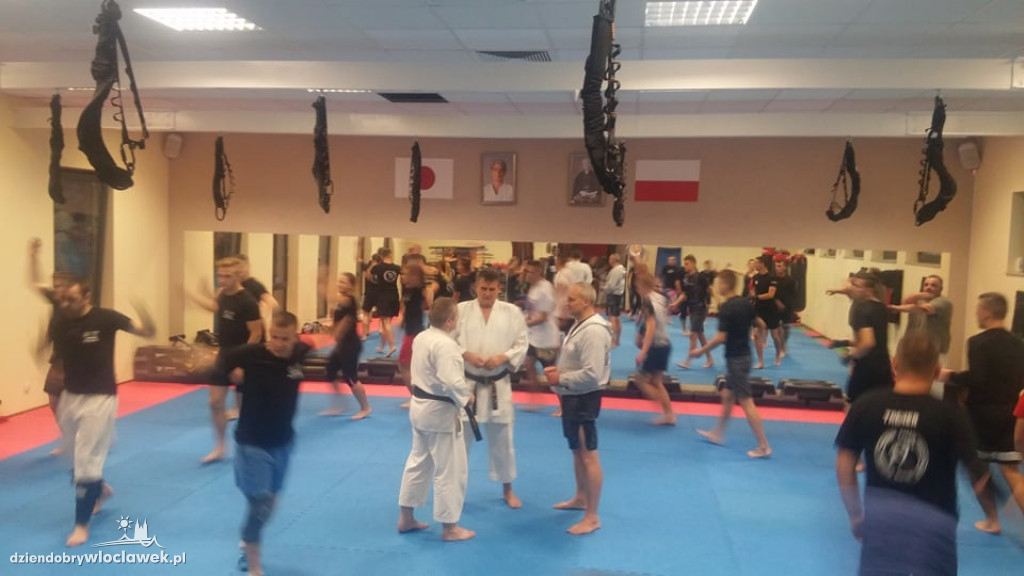 Kandydat wziął udział w treningu karate