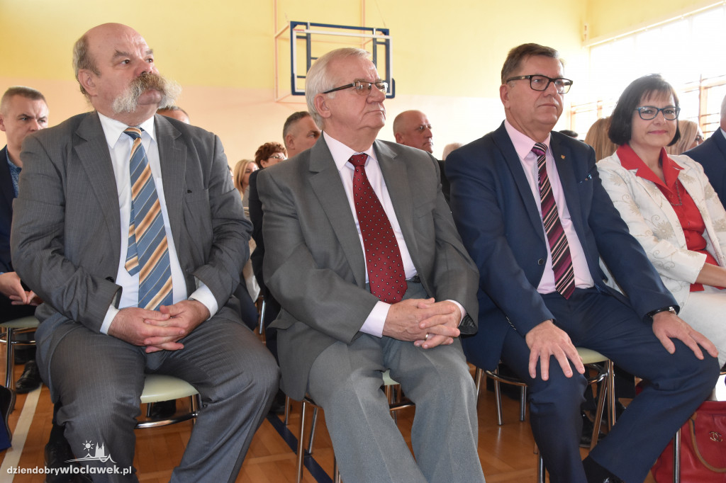 Prezydent nagrodził nauczycieli