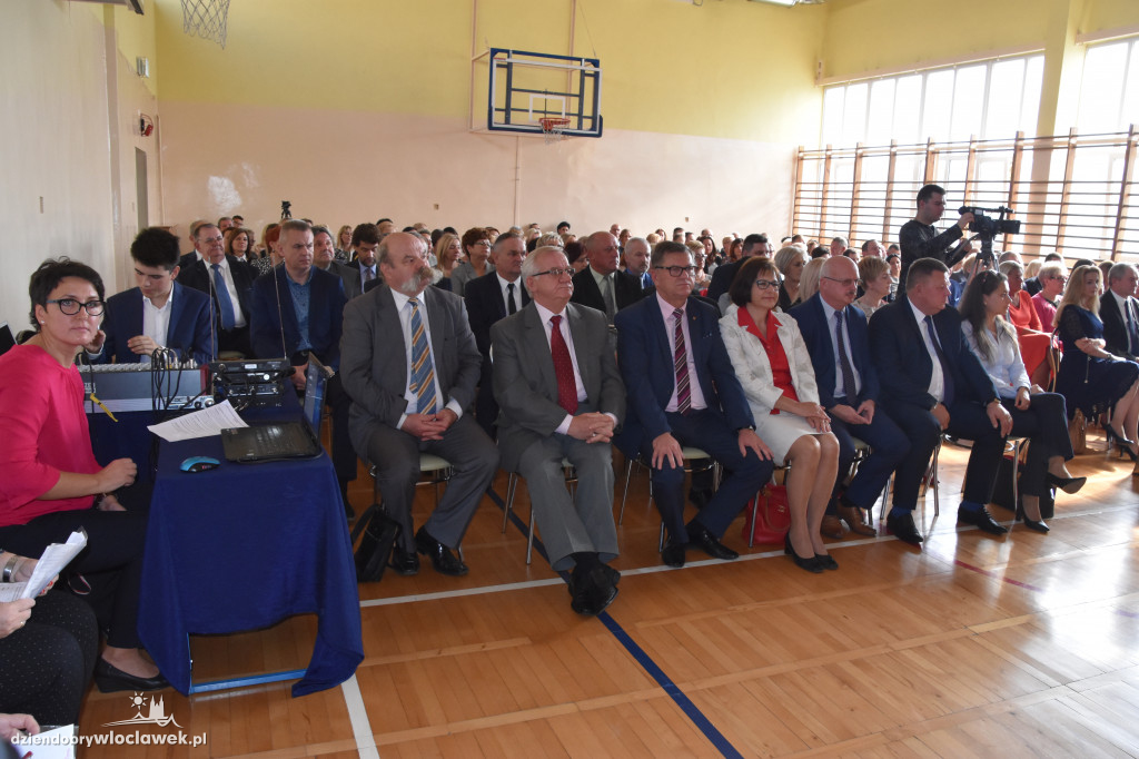 Prezydent nagrodził nauczycieli