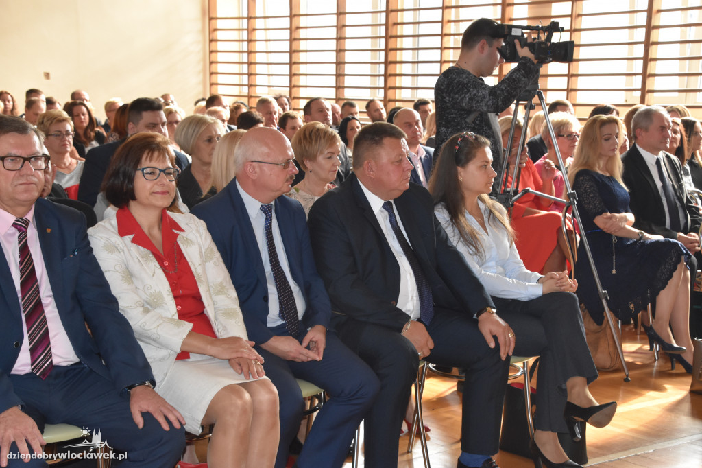 Prezydent nagrodził nauczycieli