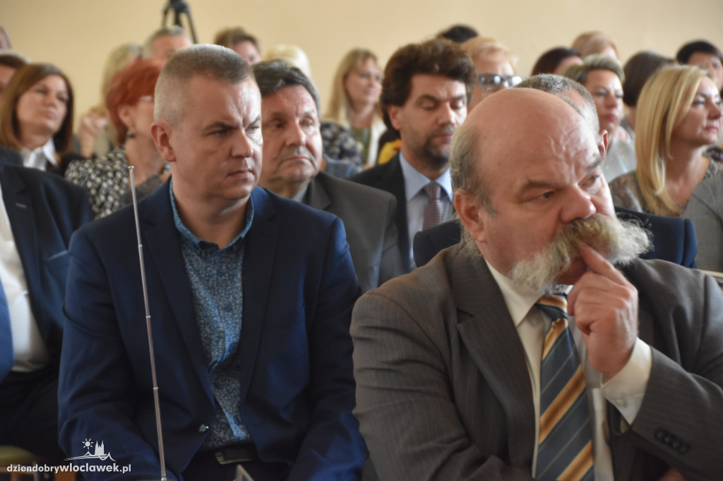 Prezydent nagrodził nauczycieli