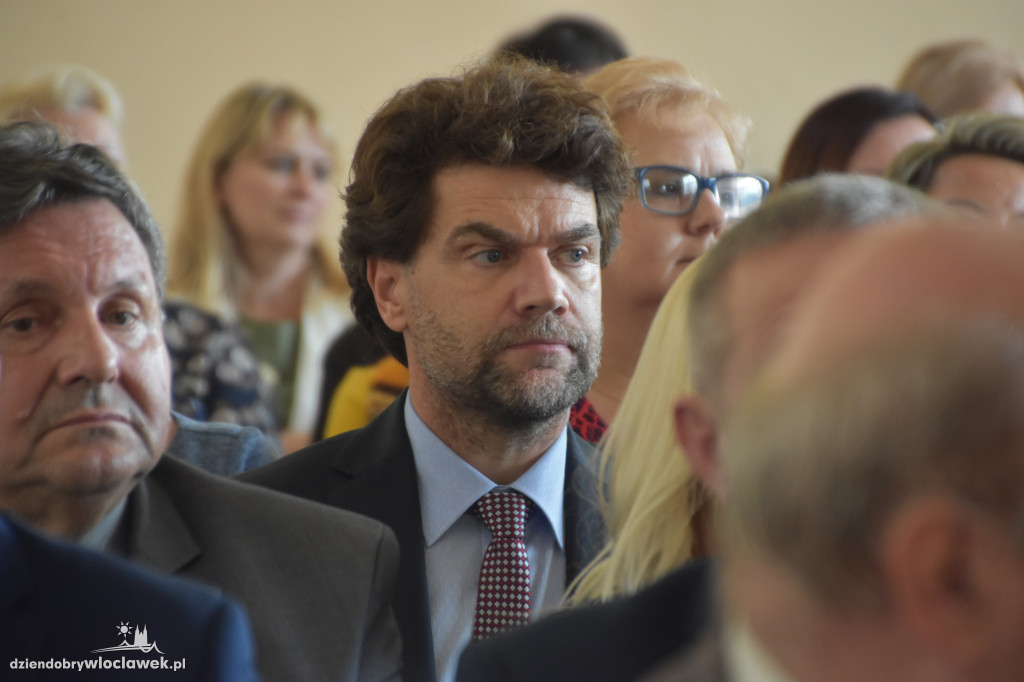 Prezydent nagrodził nauczycieli