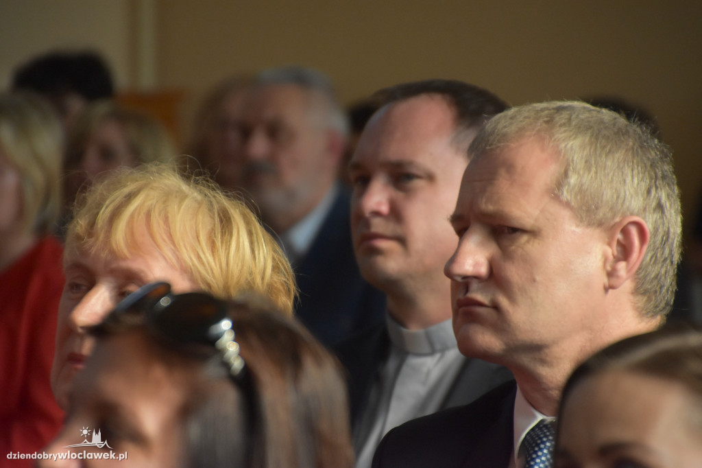 Prezydent nagrodził nauczycieli