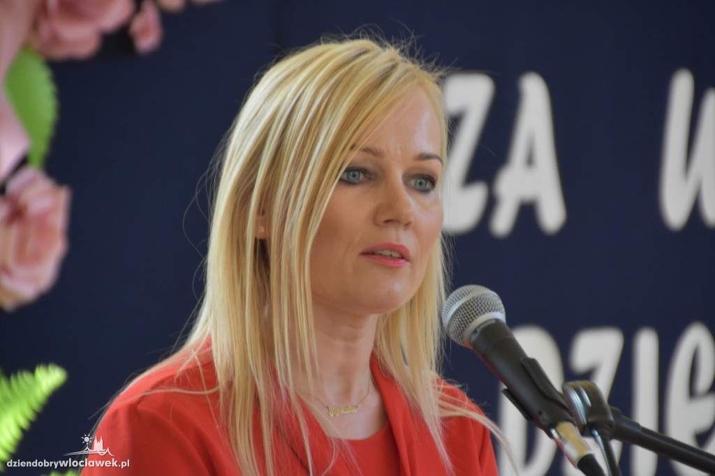 Prezydent nagrodził nauczycieli
