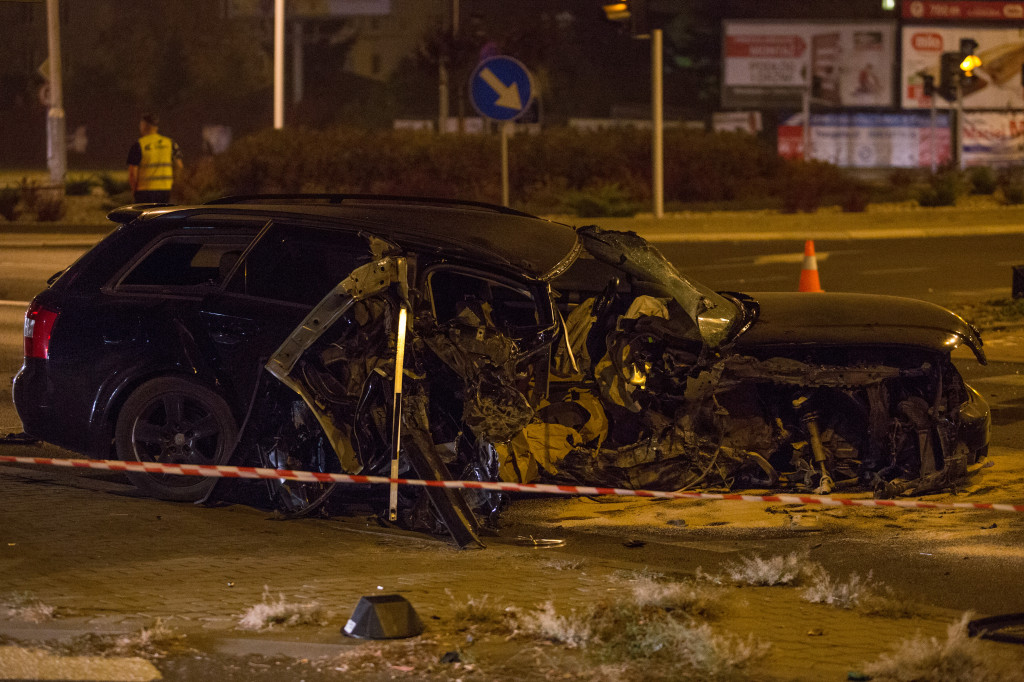 Audi wypadło z drogi koło Tesco