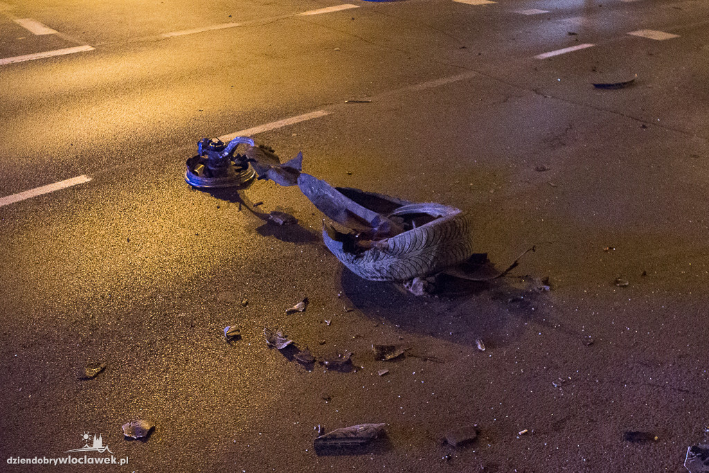 Audi wypadło z drogi koło Tesco