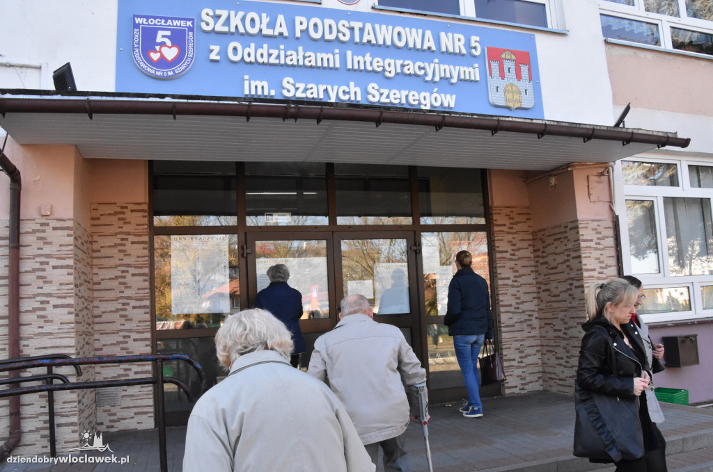 Głosowanie w komisjach na Zazamczu