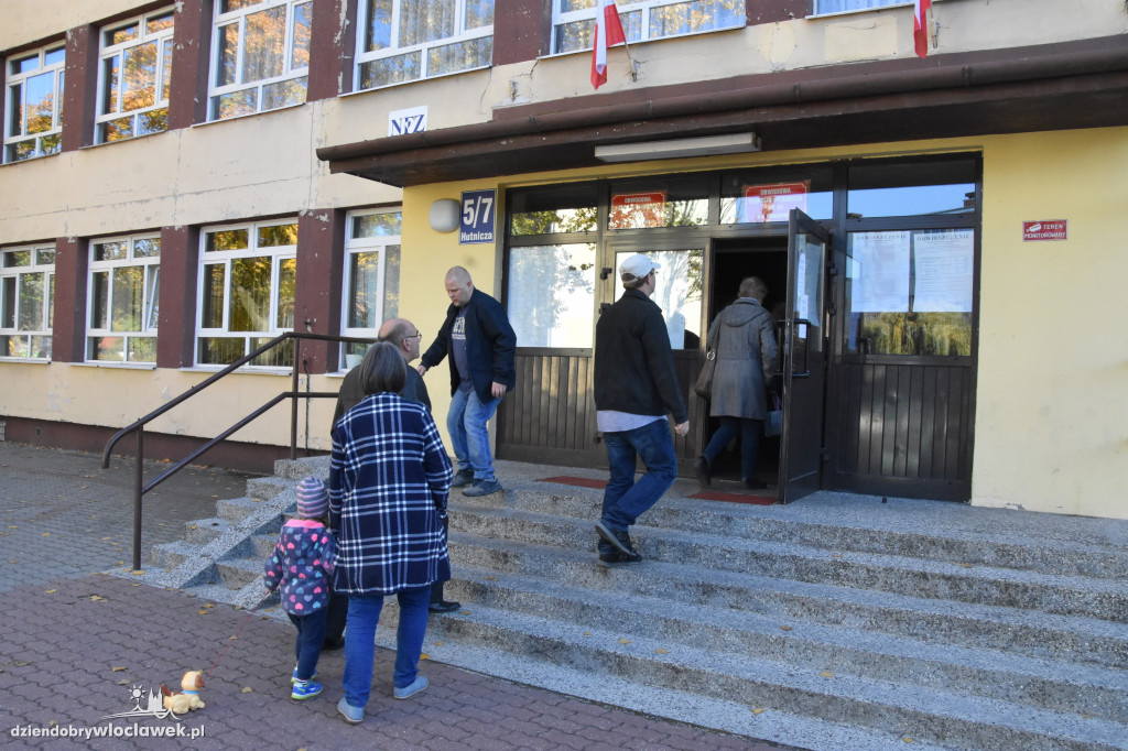Głosowanie w komisjach na Zazamczu