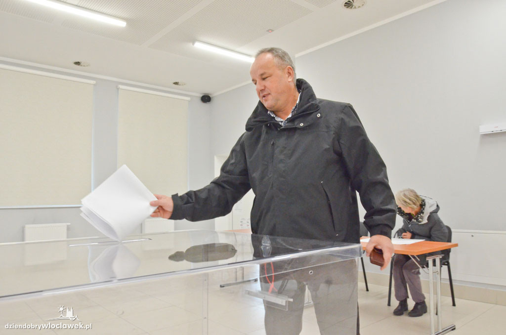 Kandydaci na prezydenta głosują