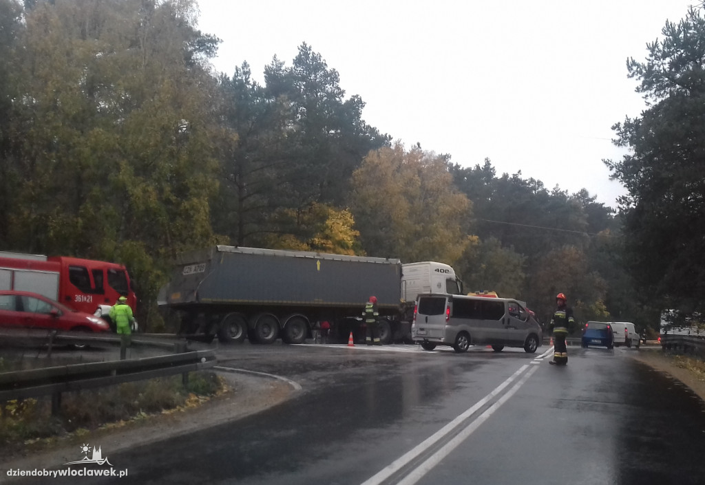 Zderzenie 3 aut na drodze krajowej!