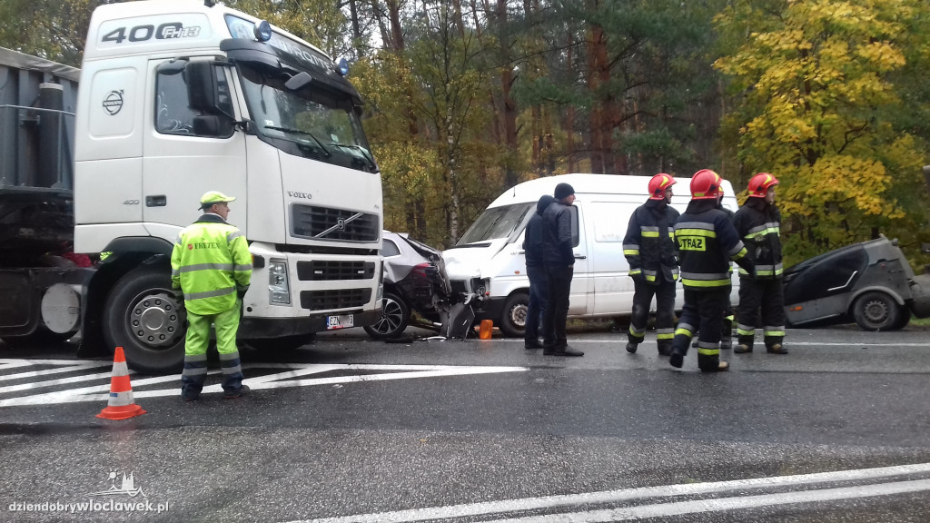 Zderzenie 3 aut na drodze krajowej!