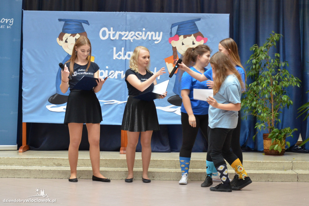 Otrzęsiny klas pierwszych w IV LO