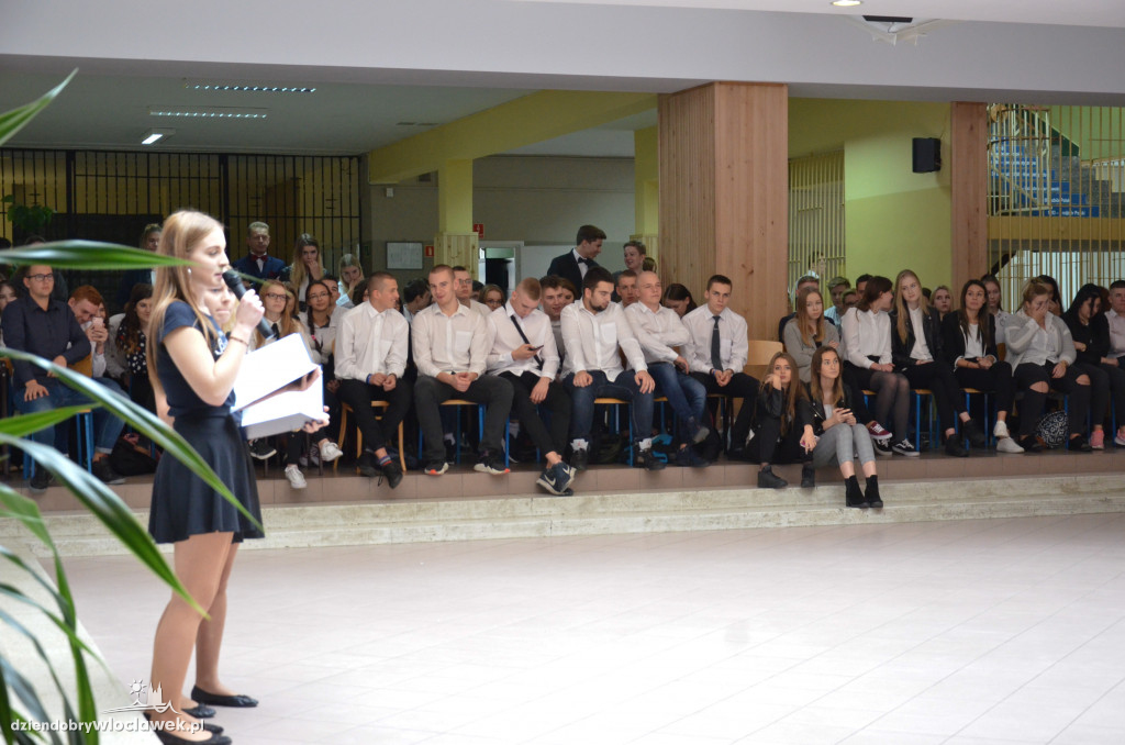 Otrzęsiny klas pierwszych w IV LO