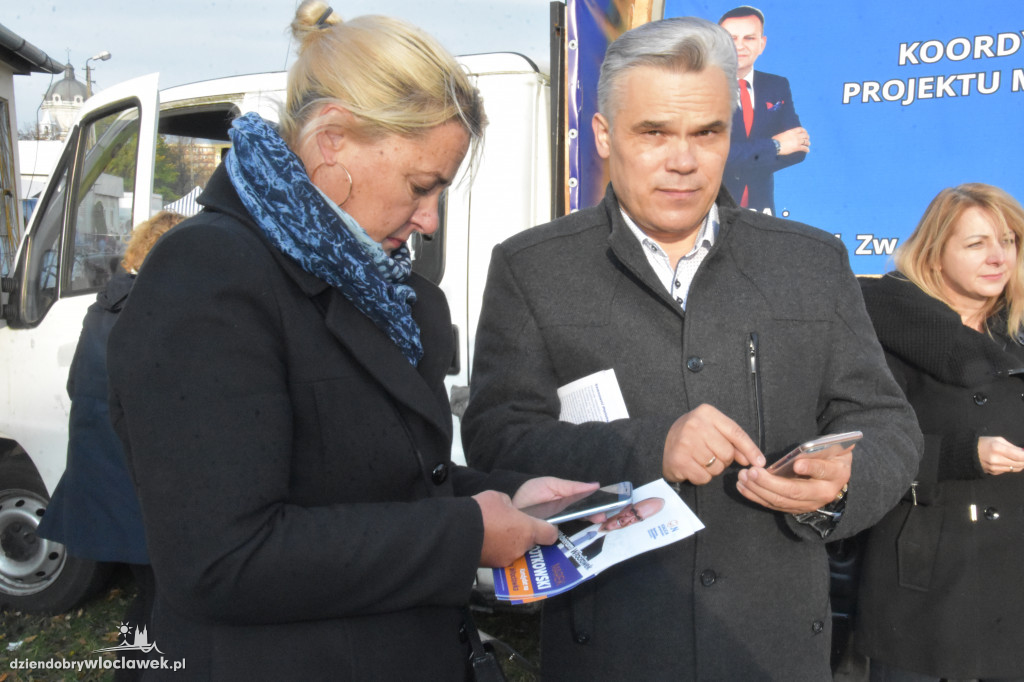 Walka o głosy na targowisku