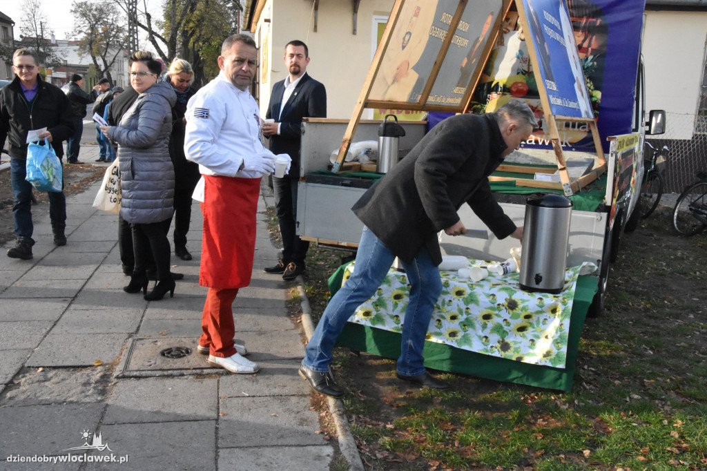 Walka o głosy na targowisku