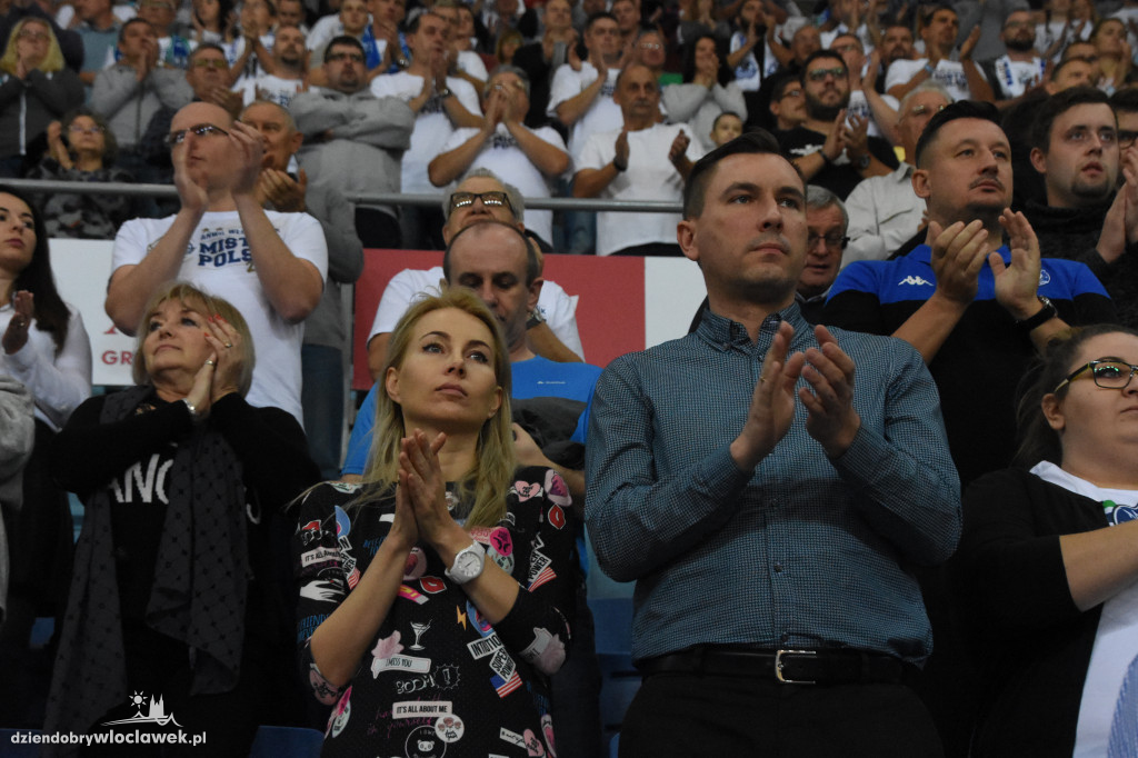 Kibice na meczu z Polskim Cukrem