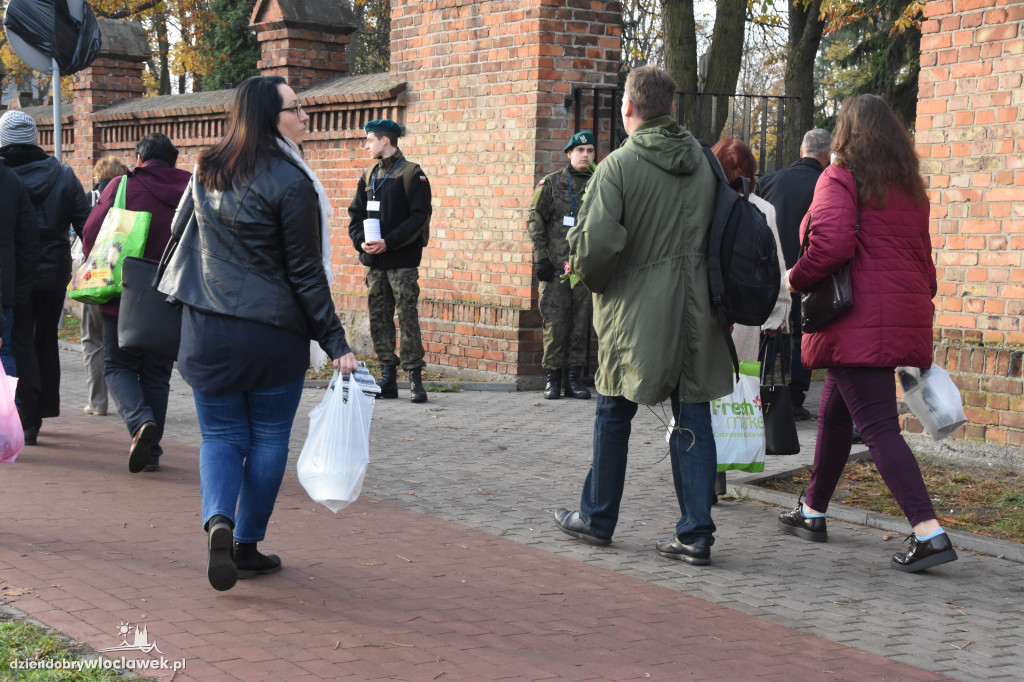Tłumy na Cmentarzu Komunalnym