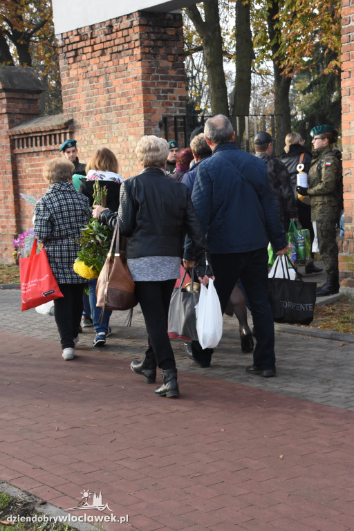Tłumy na Cmentarzu Komunalnym