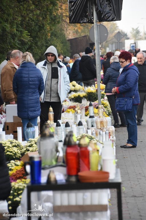 Tłumy na Cmentarzu Komunalnym