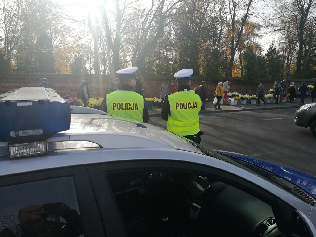 Policja wstępnie podsumowała akcję Znicz