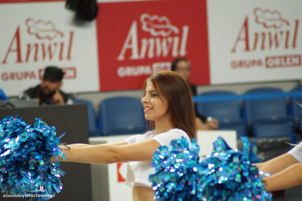 Cheerleaderki na meczu ze Spójnią