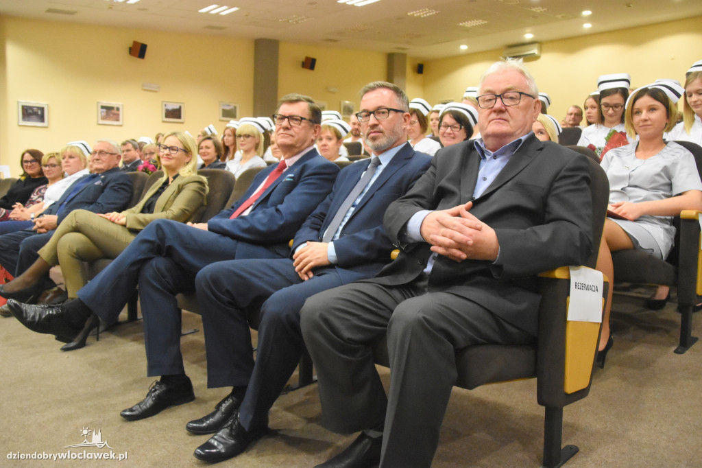 Czepkowanie pielęgniarek w PWSZ