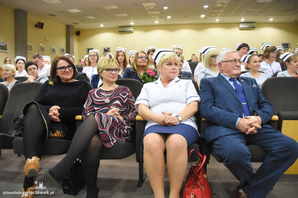 Czepkowanie pielęgniarek w PWSZ