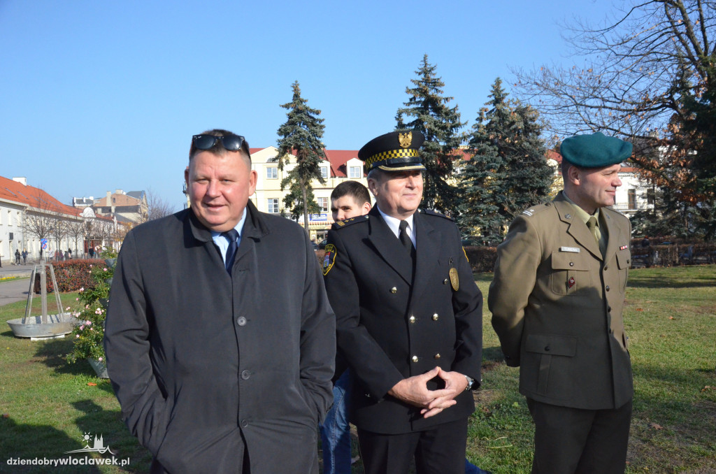 Otwarcie wystawy IPN na pl. Wolności