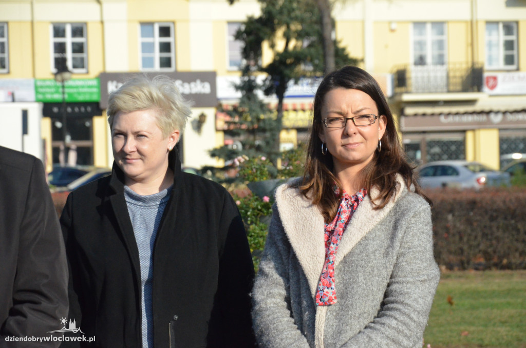 Otwarcie wystawy IPN na pl. Wolności