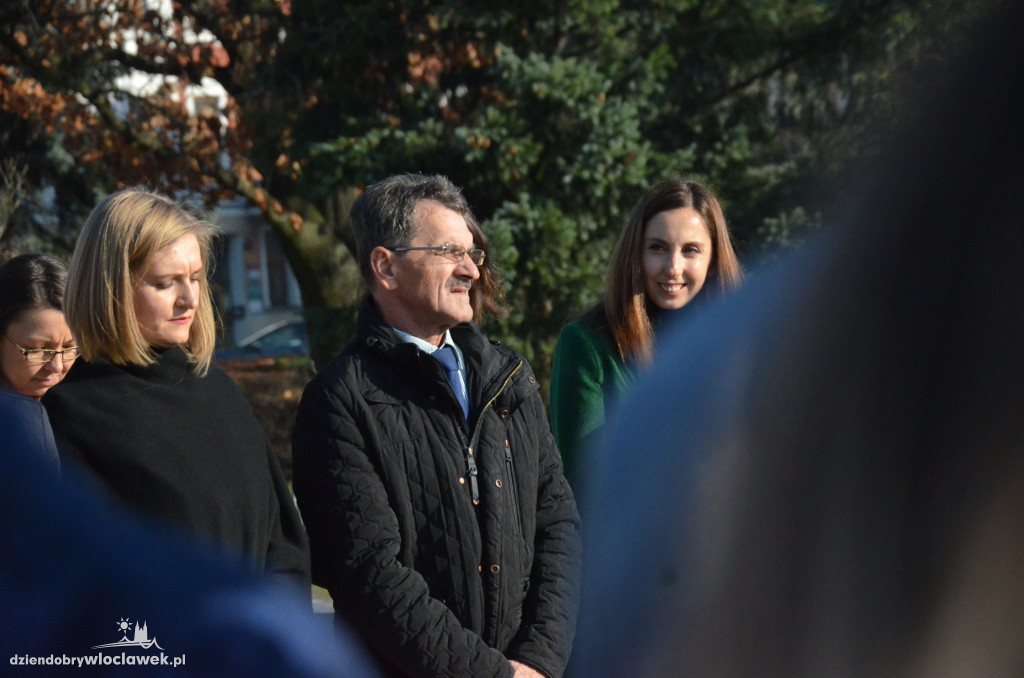 Otwarcie wystawy IPN na pl. Wolności