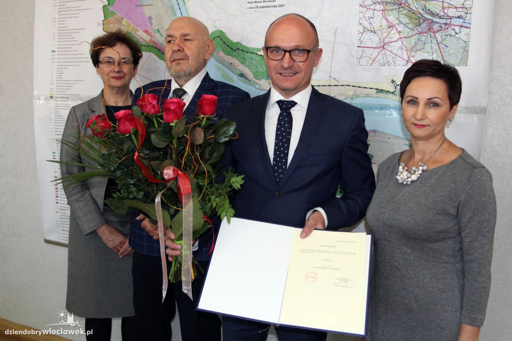 Wojtkowski odebrał zaświadczenie