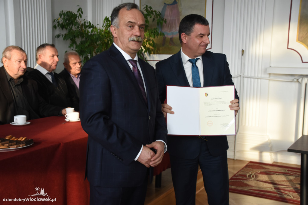 Radni powiatu odebrali nominacje