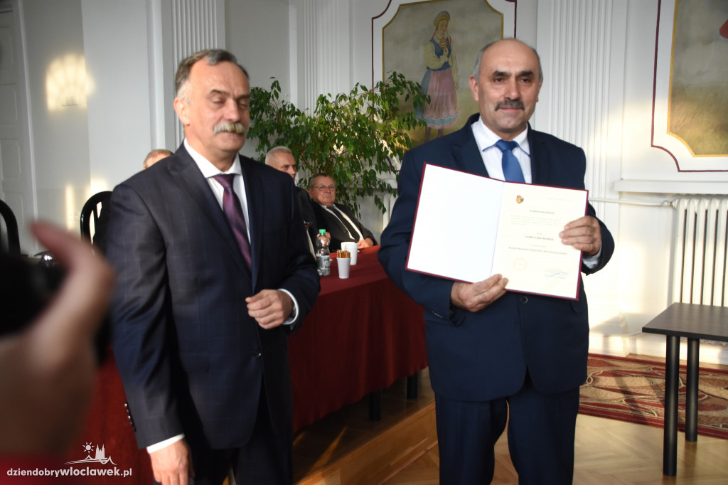 Radni powiatu odebrali nominacje