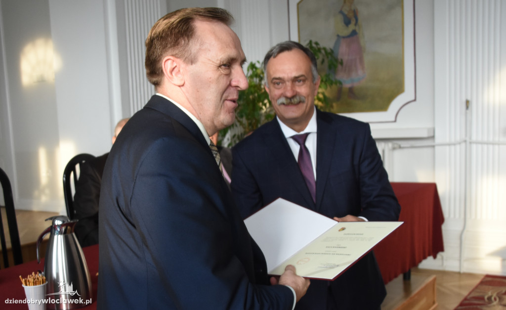 Radni powiatu odebrali nominacje