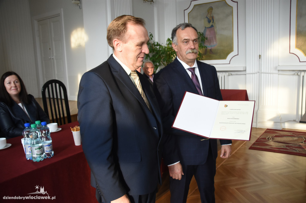 Radni powiatu odebrali nominacje