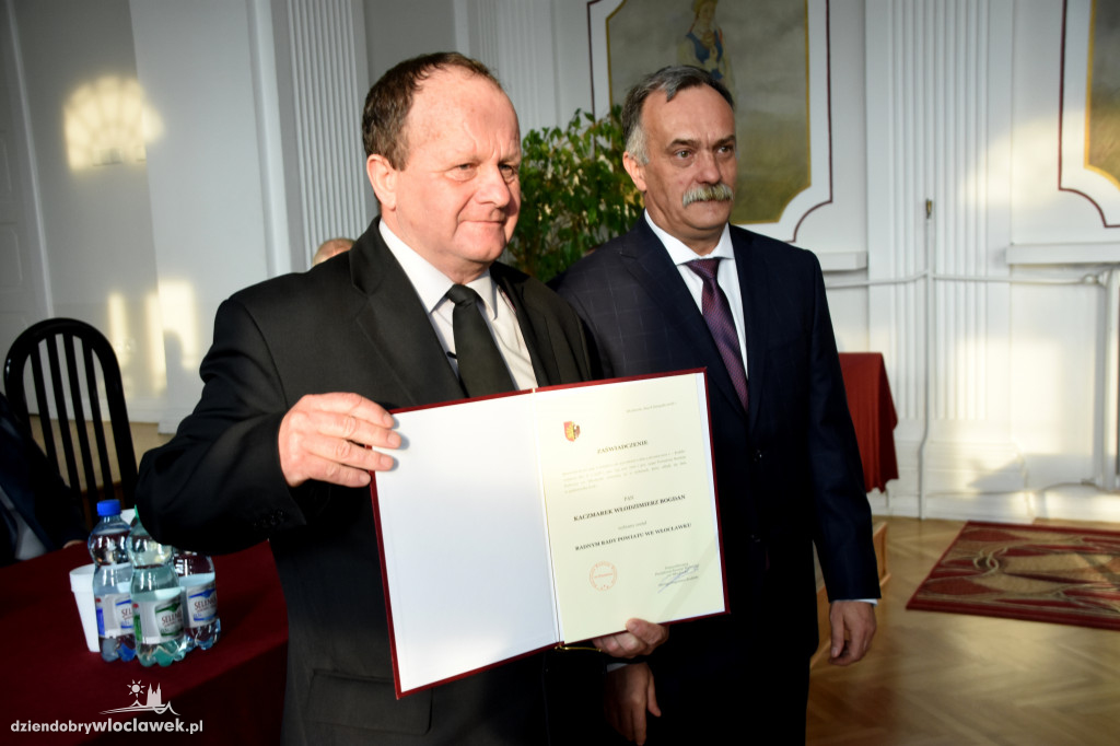Radni powiatu odebrali nominacje